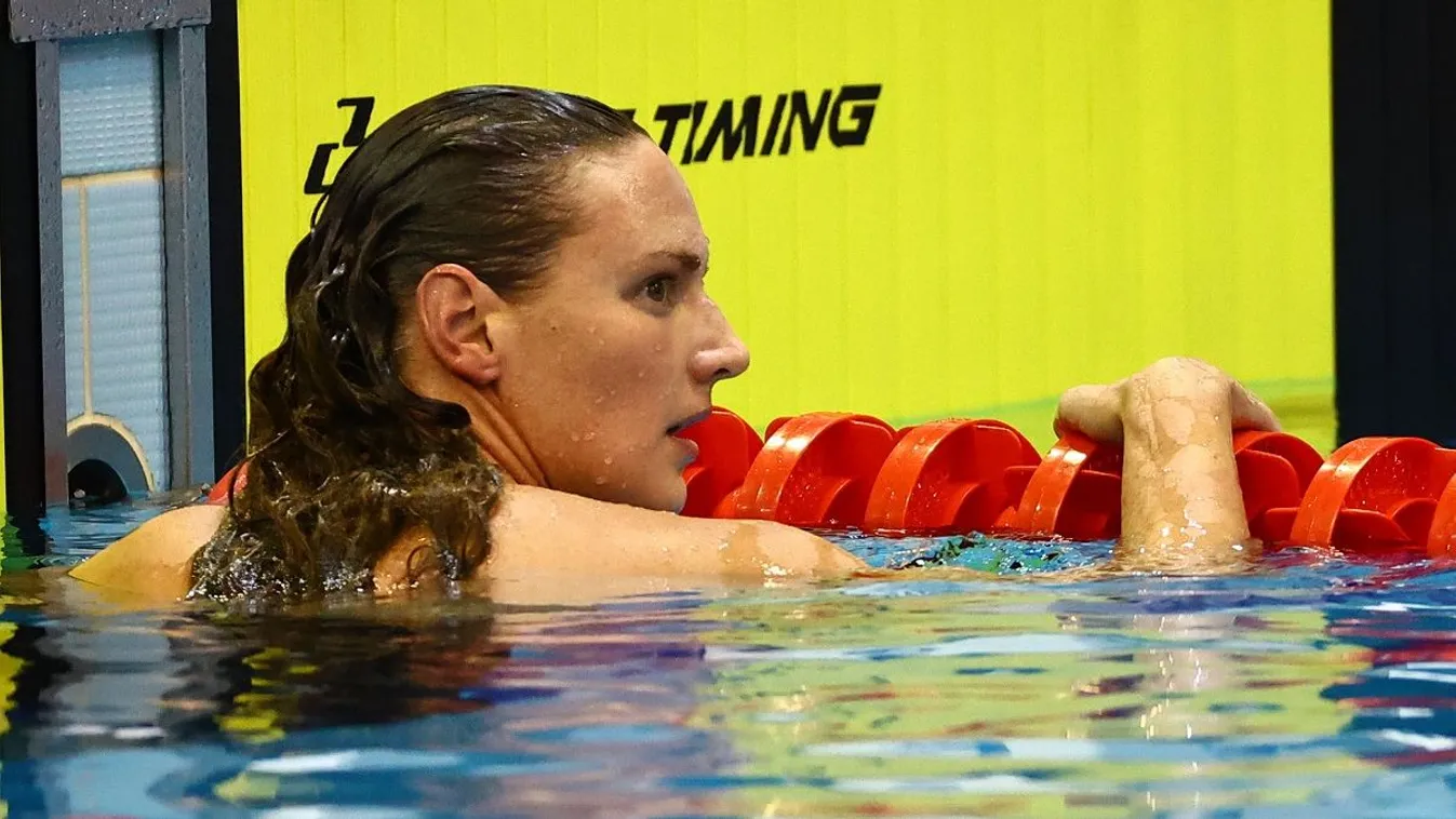 Íme, Hosszú Katinka, a nő - plakáton a magyar úszó két arca