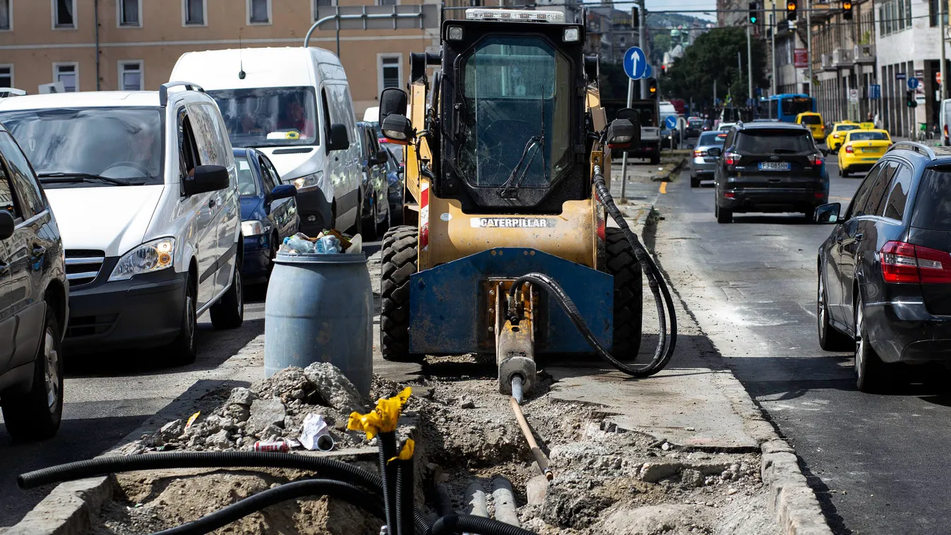 Kész katasztrófa: így néz ki a Blaha Lujza tér