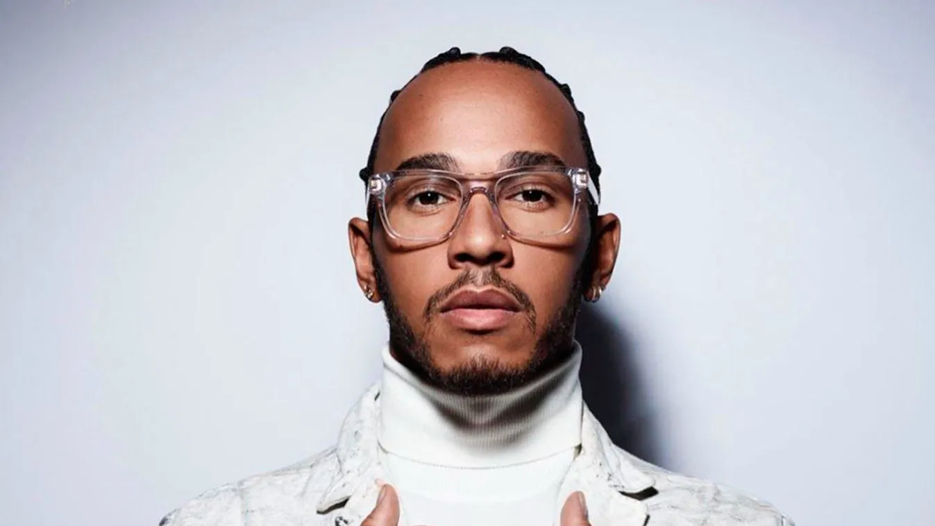 Hamilton ezúttal a labdarúgással kacérkodik