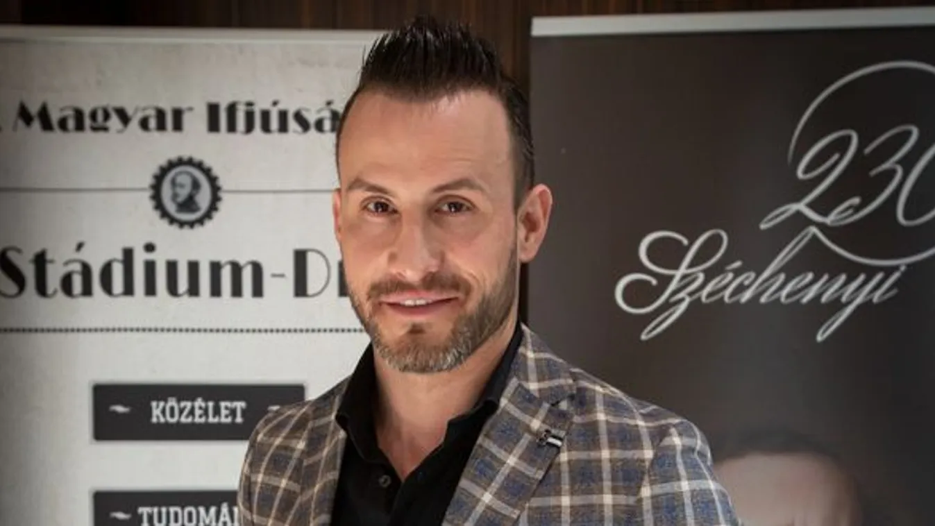 Első fotó: Ez a barna szépség rabolta el Csuti szívét