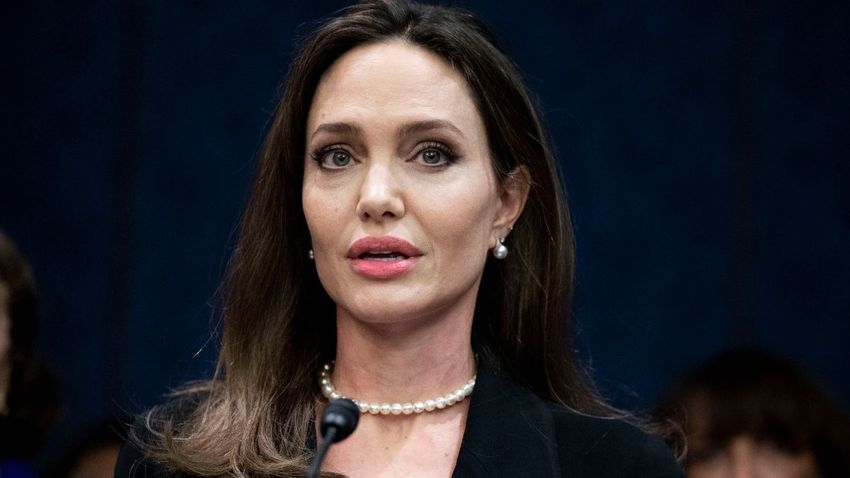 Angelina Jolie nem nyugszik, már az FBI-nak is nekimegy, nemcsak Brad Pitt-nek