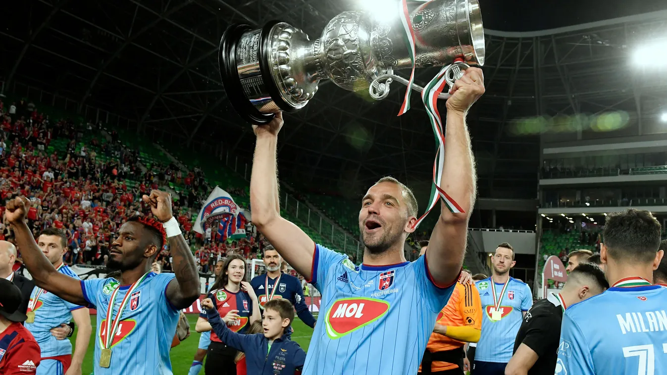 Óriási bejelentés, visszatér a legendás magyar focista