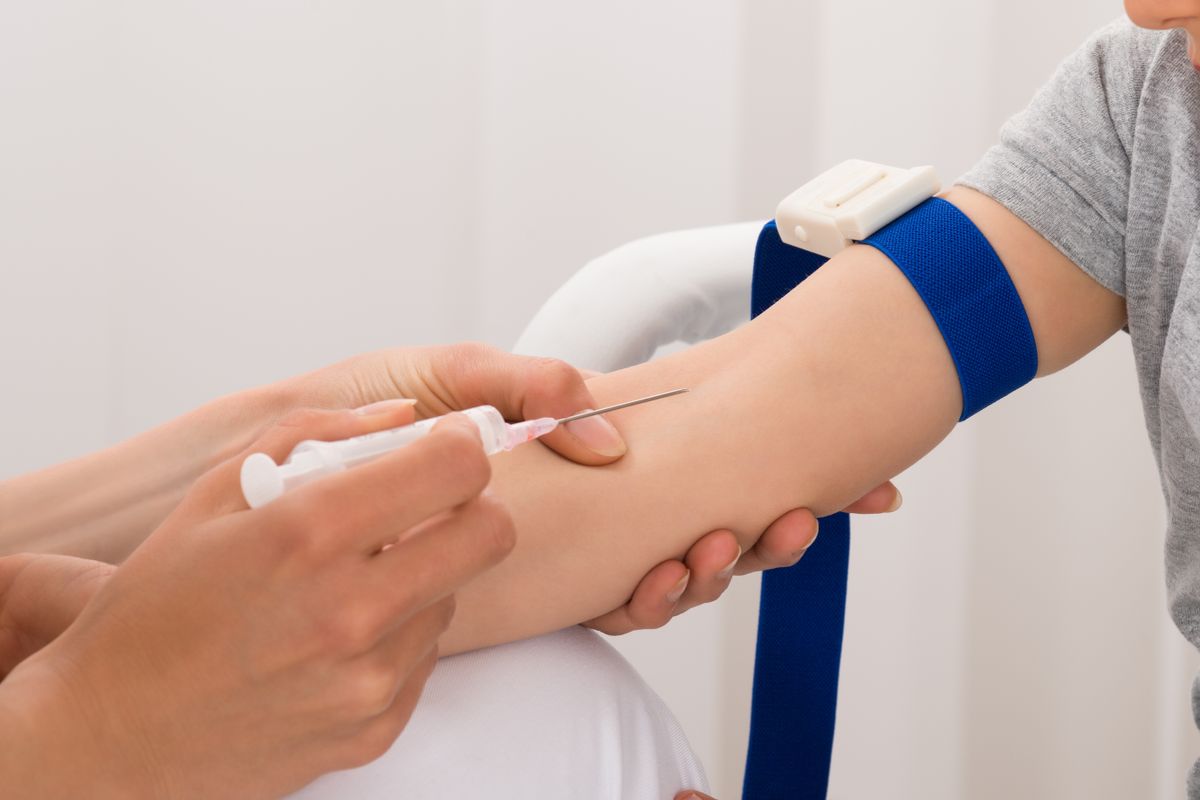 Close-up,Of,Doctor,Taking,Blood,Sample,In,Clinic