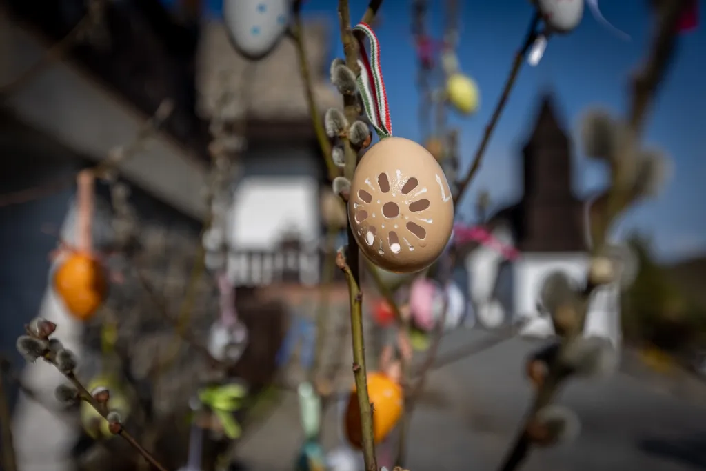 20220418 Hollókő, Húsvéti locsolkodás Hollókőn. Fotó:Bánkúti Sándor