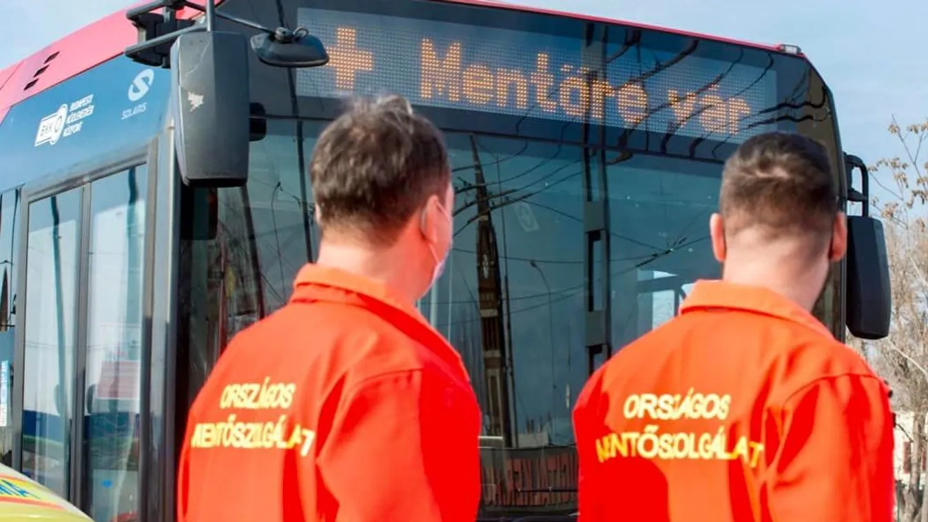 Dráma a buszon: újra kellett éleszteni egy utast