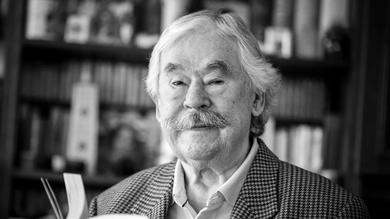 Összeszorul a szív: Így néz ki Csukás István sírja - Fotó