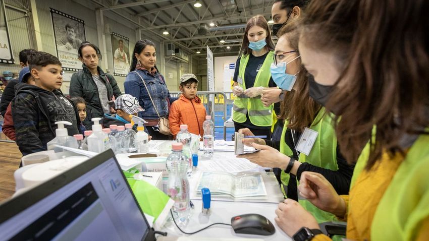 Már 13 ezren kértek védelmet hazánktól