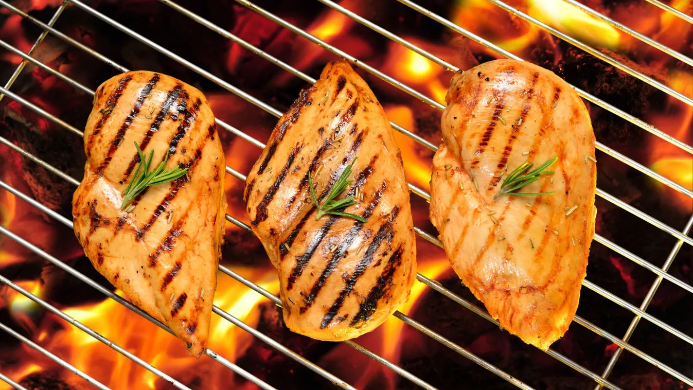 Grilled,Chicken,Breast,On,The,Flaming,Grill