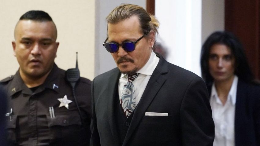 Dagad a botrány: volt felesége levágta Johnny Depp ujját?