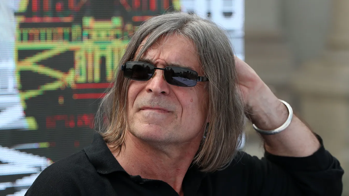 Hazaengedték a kórházból Révész Sándort - Fotók