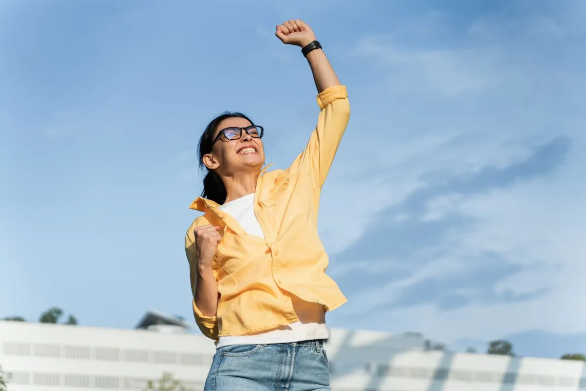 Portrait,Of,Happy,Screaming,Woman,In,Yellow,Casual,Style,Shirt
