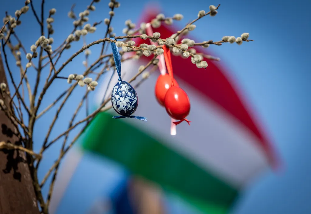20220418 Hollókő, Húsvéti locsolkodás Hollókőn. Fotó:Bánkúti Sándor
