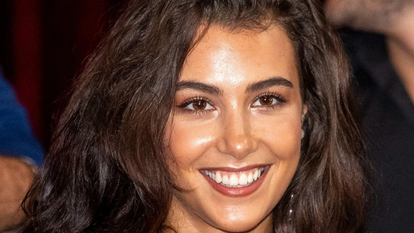 Lebukott Tóth Andi a Westendben - Fotó