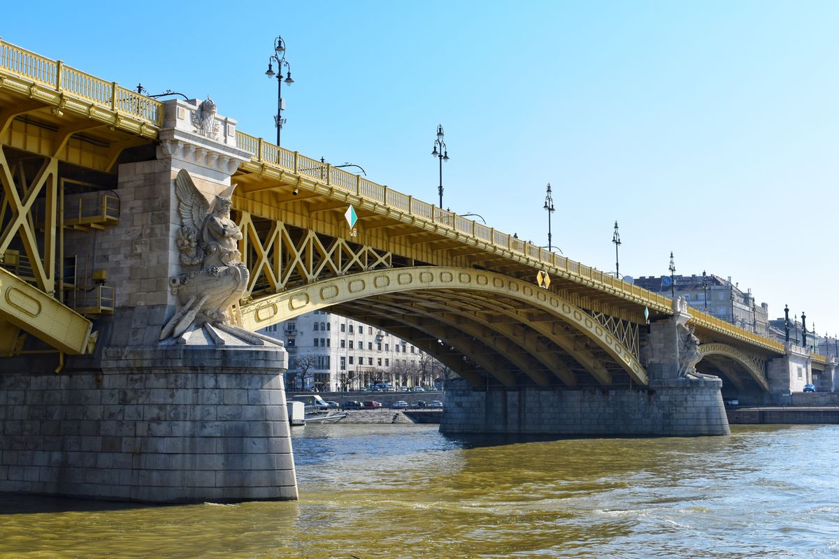 Budapest,,Hungary,-,23,March,2019,:,Margaret,Bridge,Or