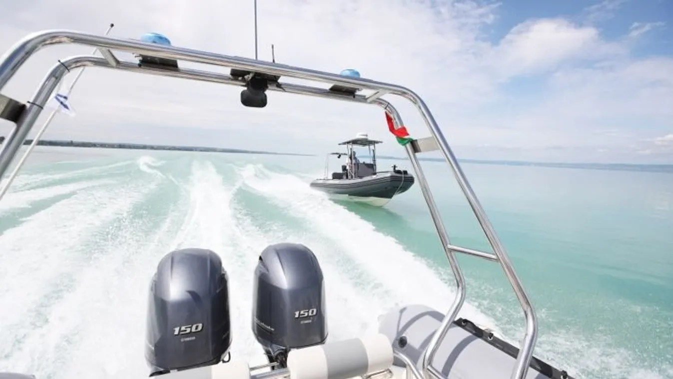 Riasztották a balatoni vízi rendőröket