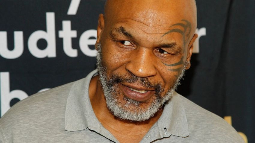 Repülőgépen balhézott Mike Tyson: összevert egy részeg utast - Videó