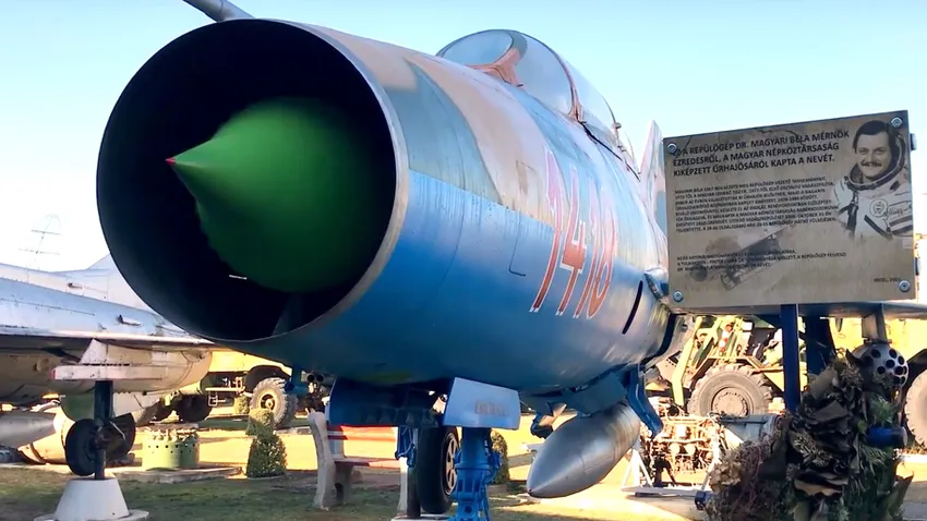 Folytatodik a repülő legendák mentese Kecelen