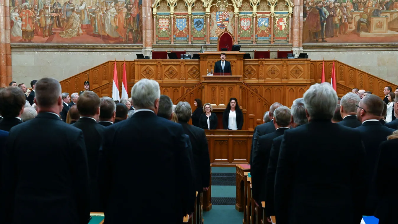 Elfogadták az alaptörvény tizedik módosítását