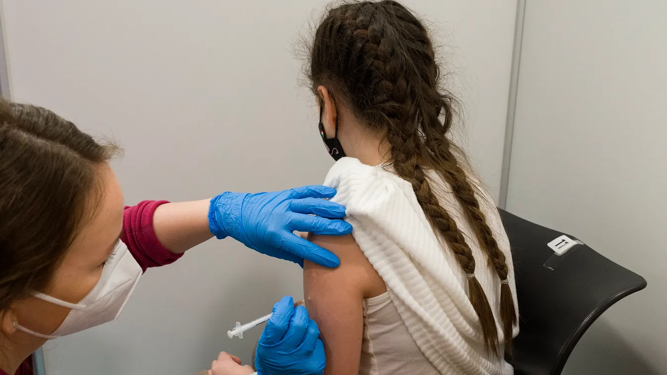 Engedélyezték a Pfizer-BioNTech emlékeztető oltást az 5 és 11 év közötti korosztálynak