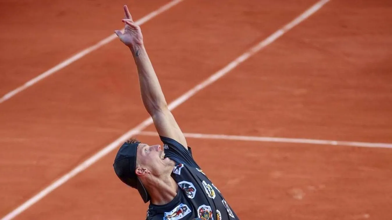 Fucsovics Márton új szerelésében a Roland Garroson