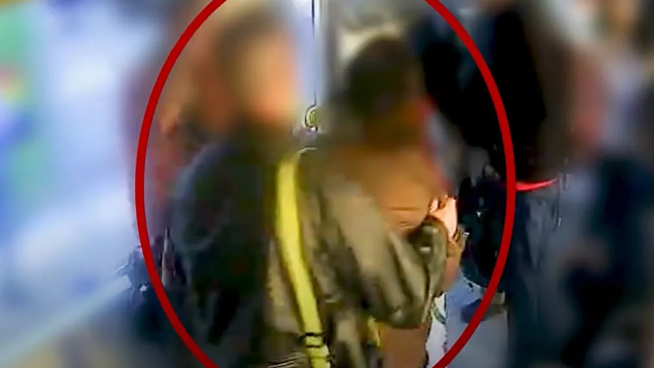 Szidalmazta az iskolásokat, majd kést rántott a 3-as villamoson egy férfi - Videó