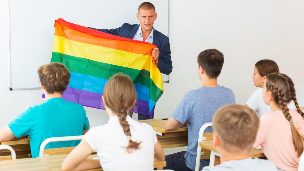 Az LMBTQ-Lobbi az iskolákat sem kerüli el, előszeretettel érzékenyítik az aktivisták a fiatalságot.