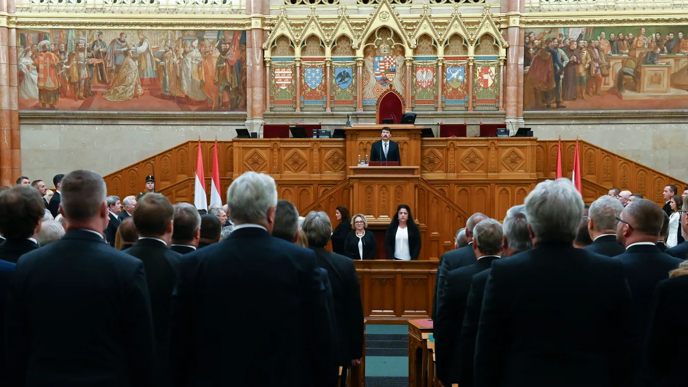 Megkezdődött az Országgyűlés alakuló ülése