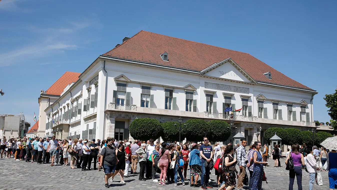 Varázslatos utazás a Sándor-palotában - fotók és videó