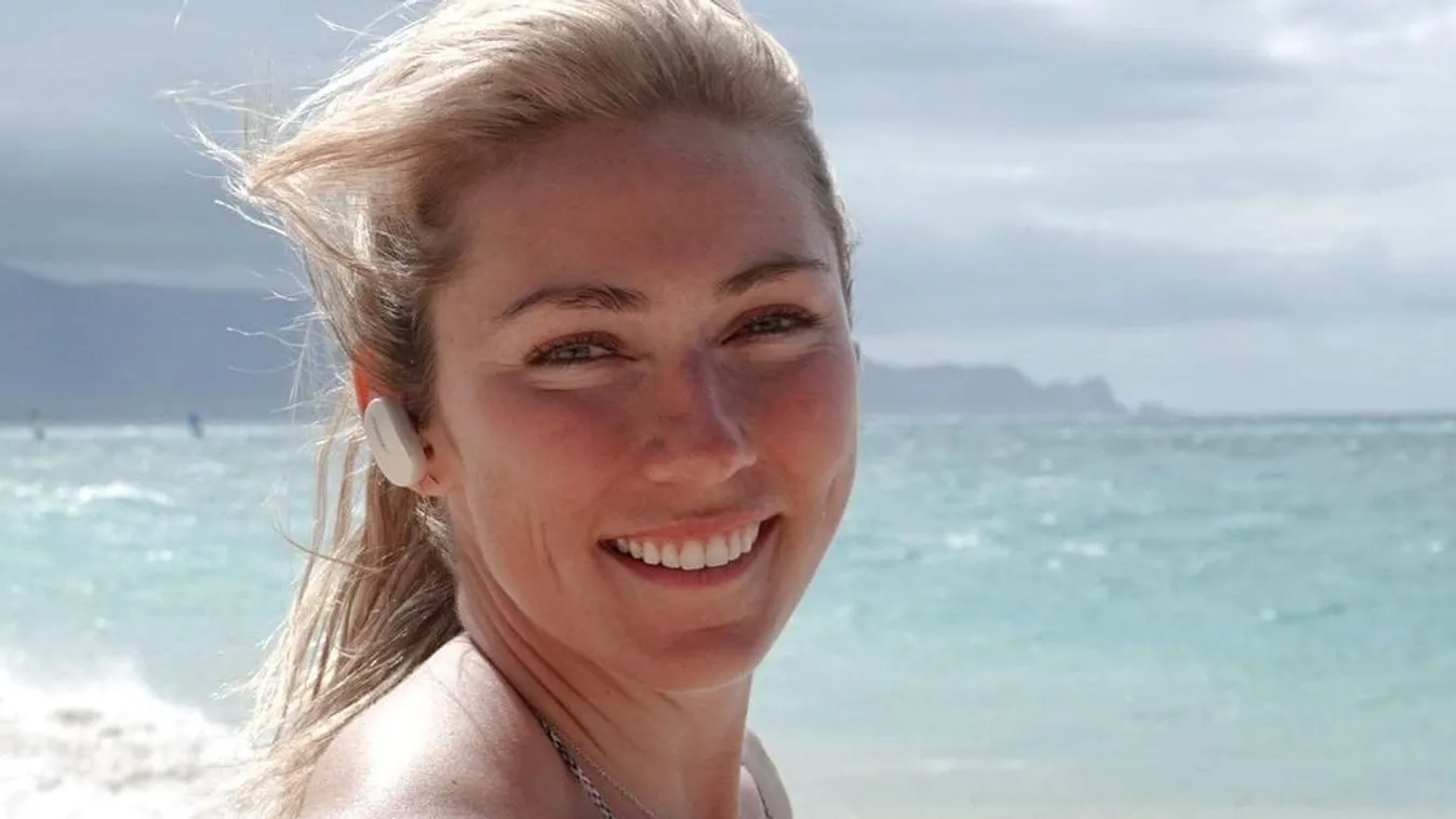 Világbajnok popsi, forró fotók a levetkőzött síkirálynőről