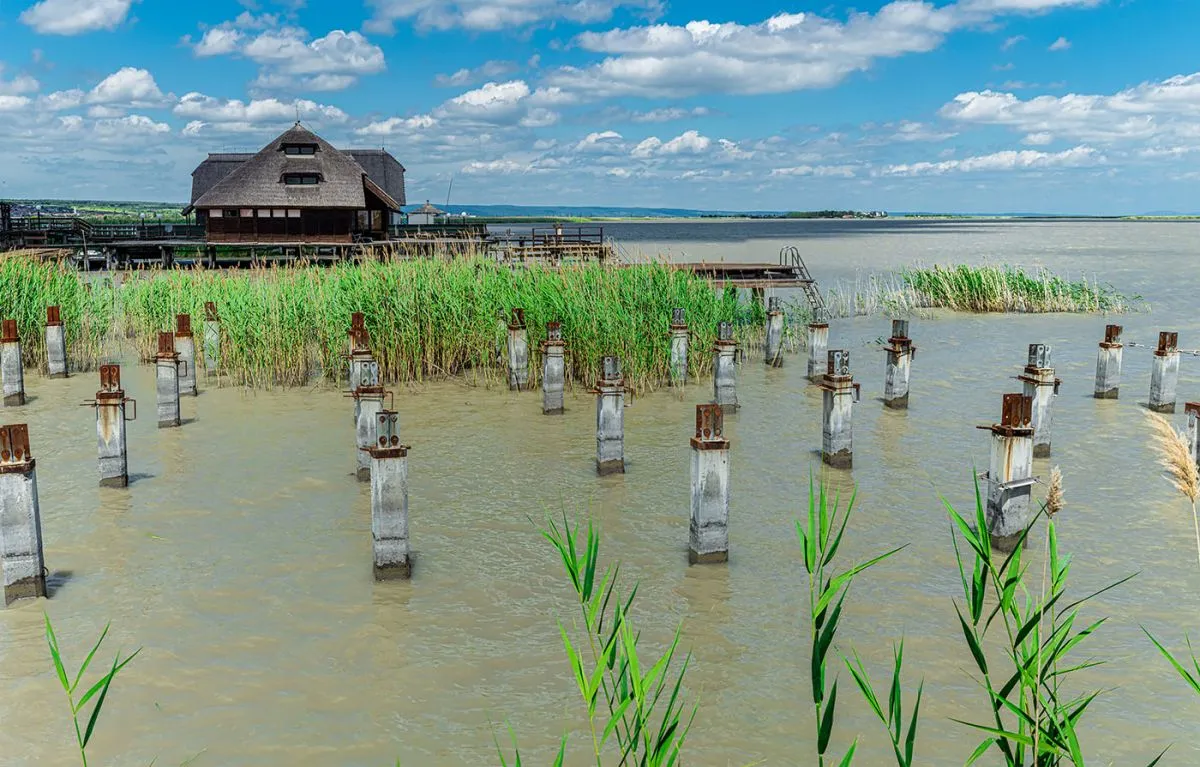 Fertörakos,,Hungary,-,June,06,,2020:,The,Floating,Houses,In