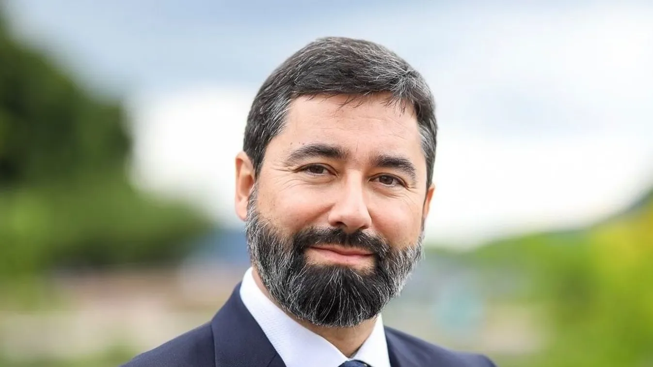 A mindenit – Hidvéghi Balázs rendesen kiosztotta Brüsszelt