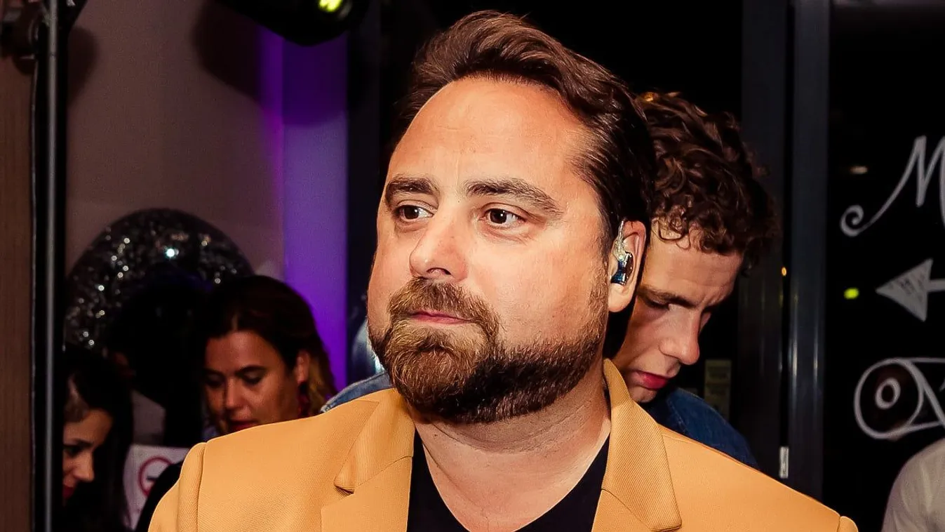 Így emlékezett elhunyt édesanyjára a magyar énekes