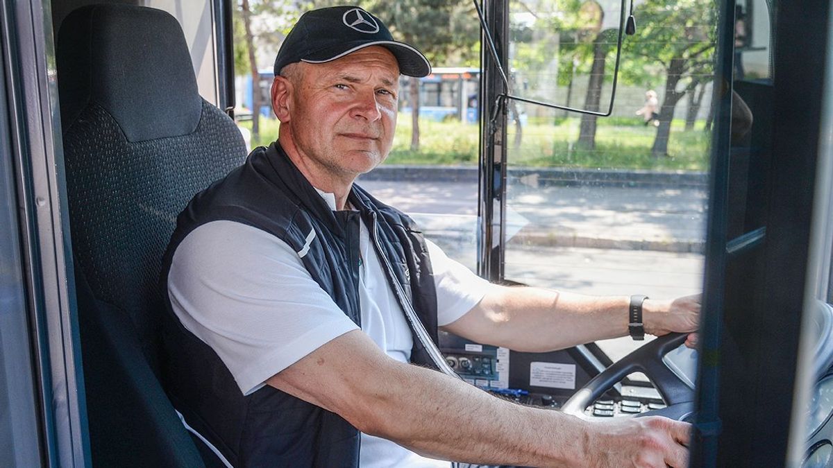 A lelkész buszsofőr: Istentől kaptam a dalszövegírás képességét 