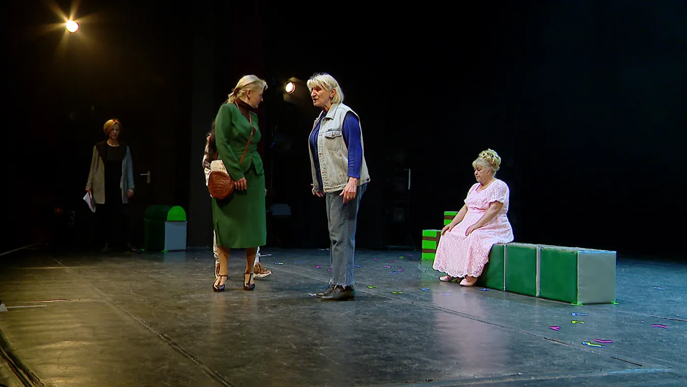 Oszvald Marika hajléktalan palócasszonynak állt