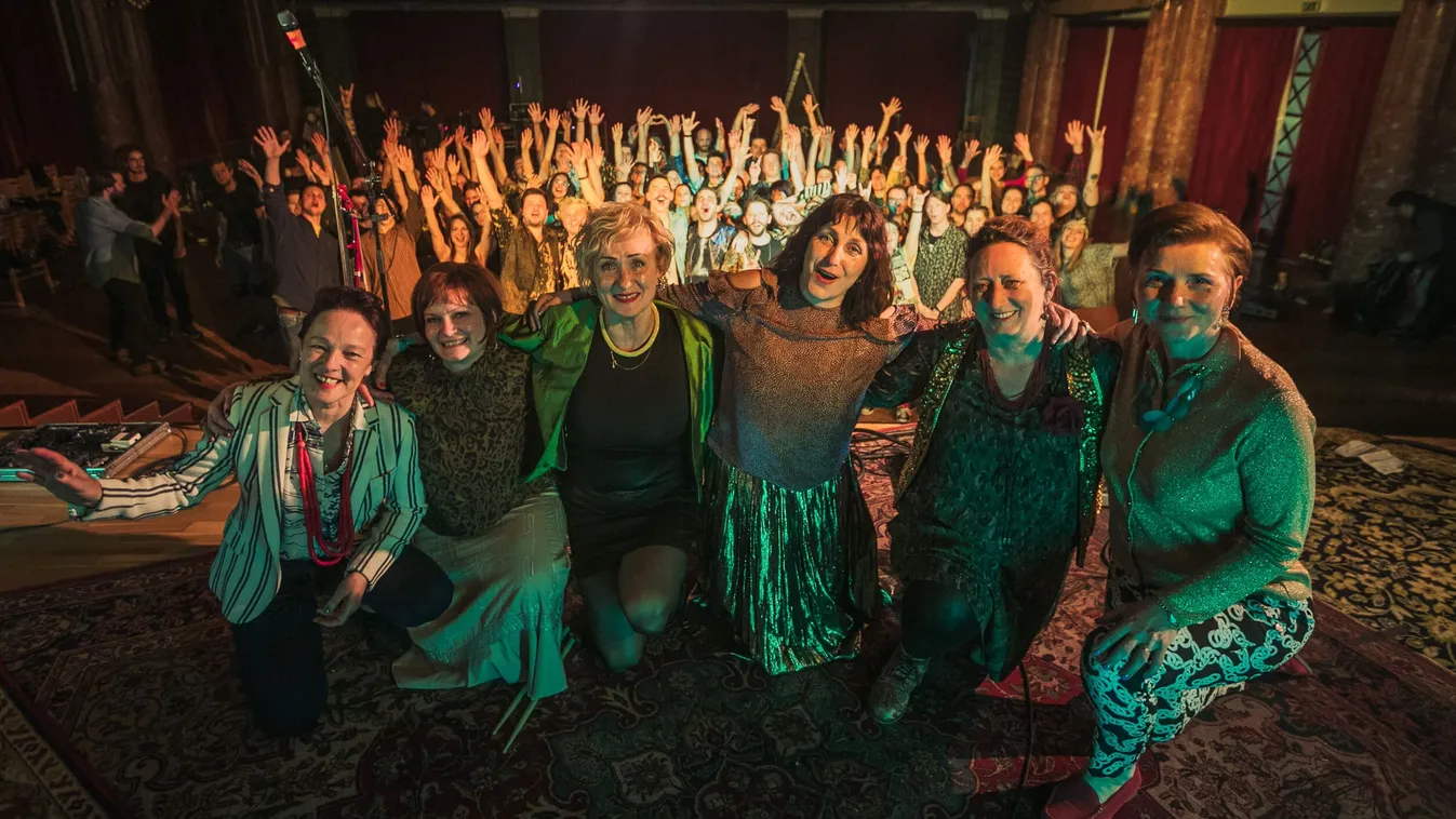 Szívmelengető ajándékot kaptak a magyar együttes anyukái