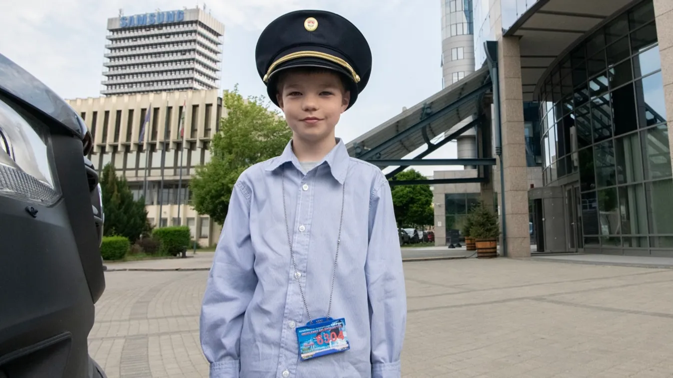 Rendőr szeretne lenni a hős 8 éves Máté – Fotók