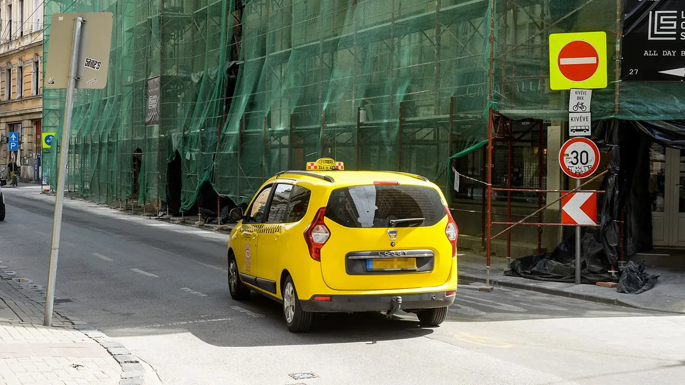 Niedermüller-labirintus: Trükköznek a taxisok