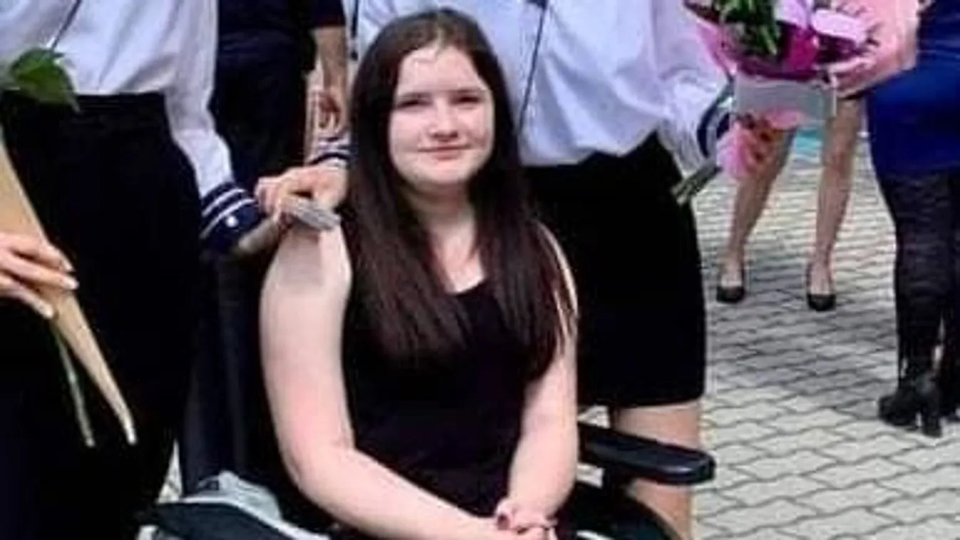 Súlyos betegséggel küzd a 17 éves Rebeka