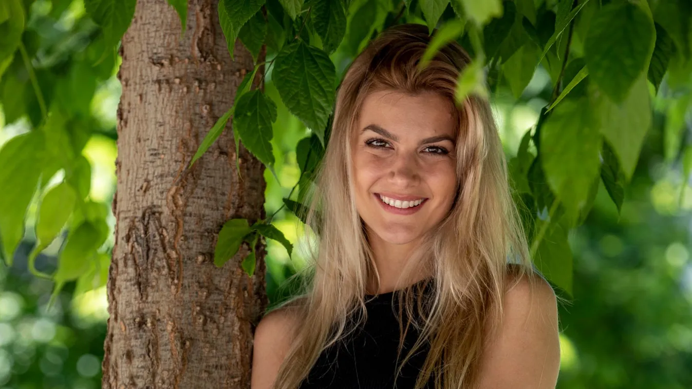 Falási rohama van Weisz Fanninak