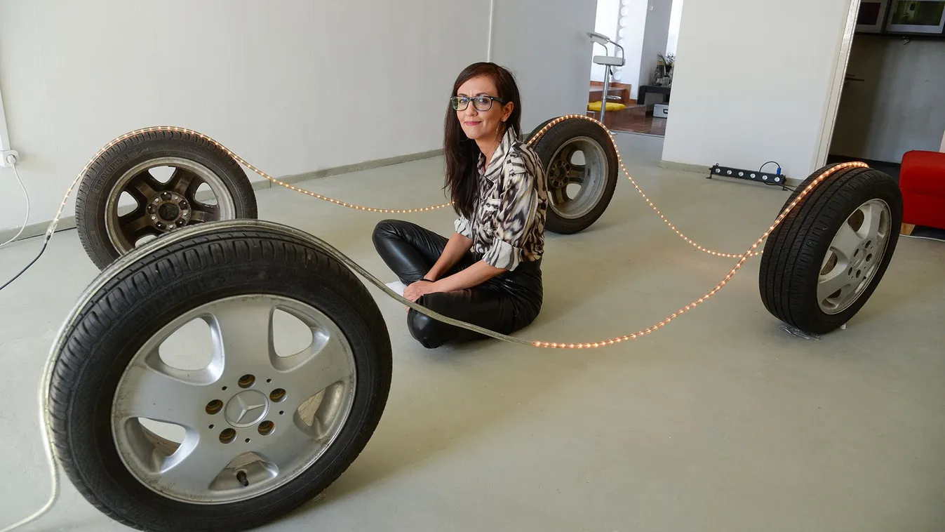 "Madártávlatban" él és dolgozik a képzőművész Ágota