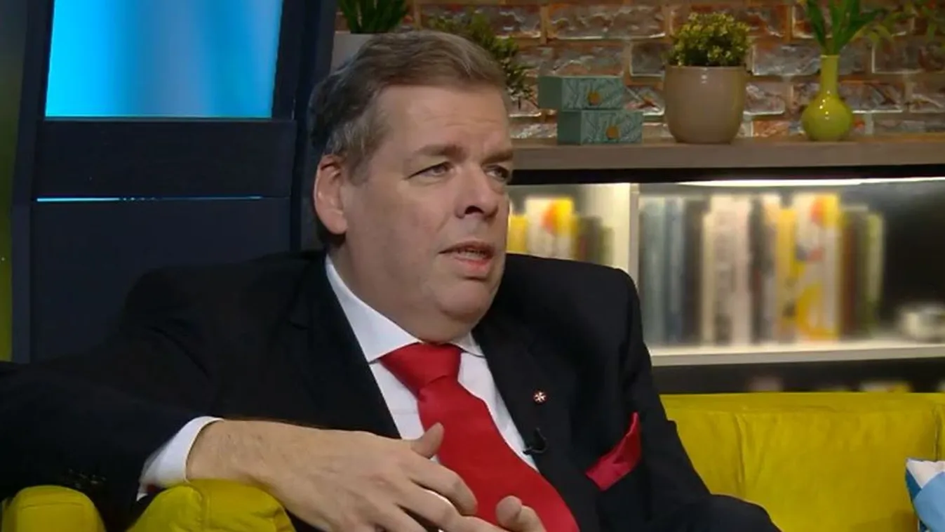 Schmuck Andor valóra váltja a 65 év felettiek álmát