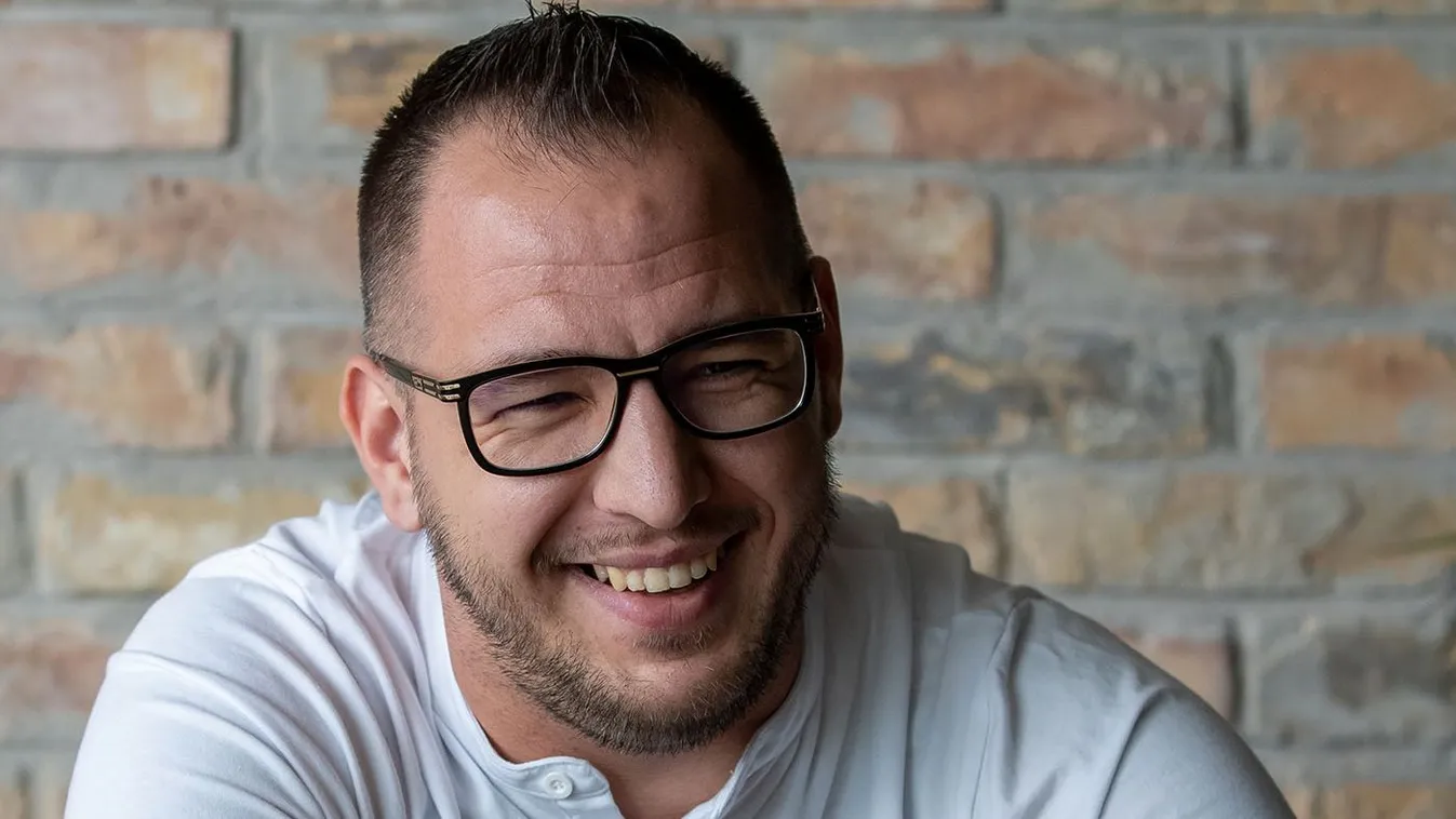 Curtis kisfia tiszta vizet öntött a pohárba: elárulta, ki az apukája