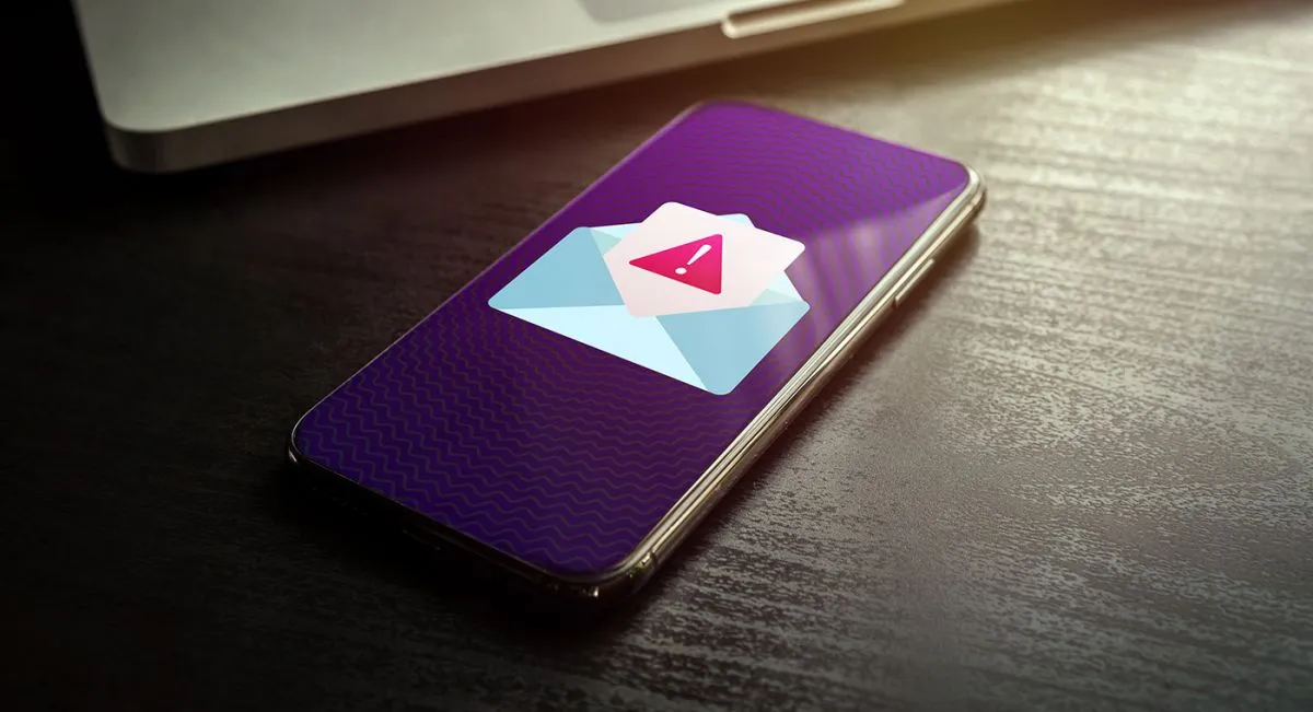 Spam,Email,Message,Distribution,,Malware,Spreading,Virus,-,Smartphone,With