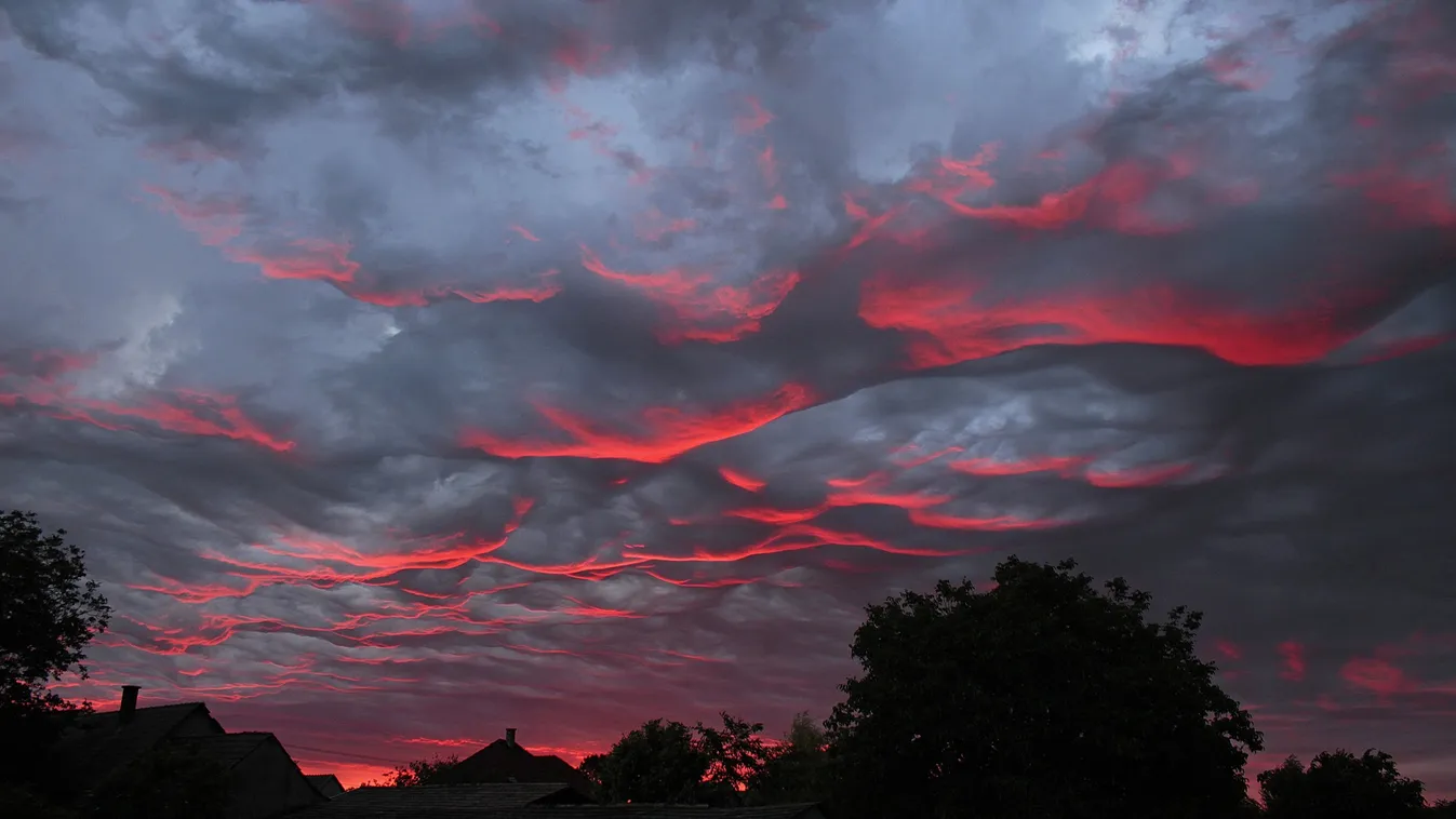 Döbbenetes égi jelenséget fotóztak le Tolna megyében