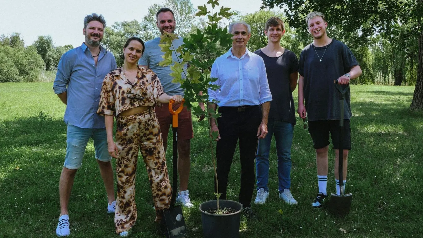 Fontos ügy mellé álltak a magyar hírességek