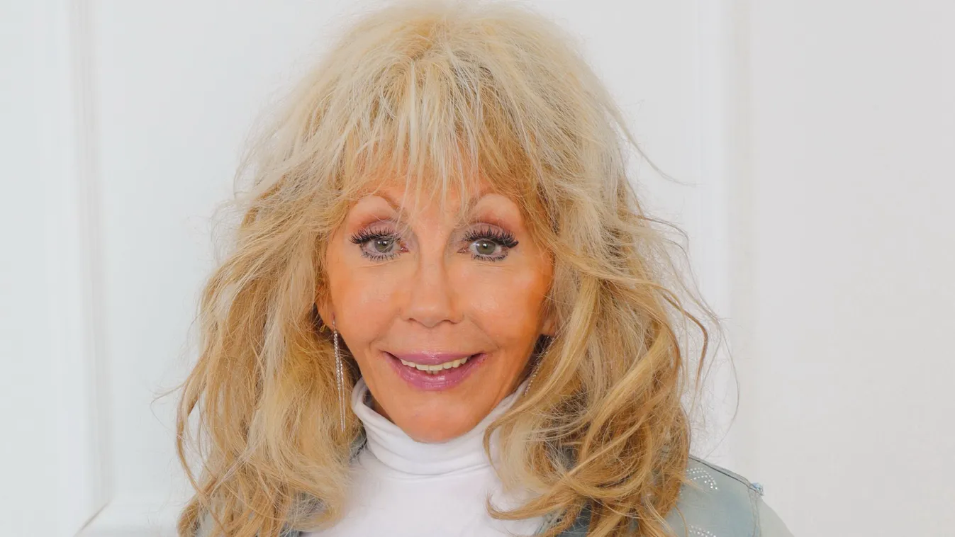 Ilyen képet még nem láttál Csongrádi Katáról