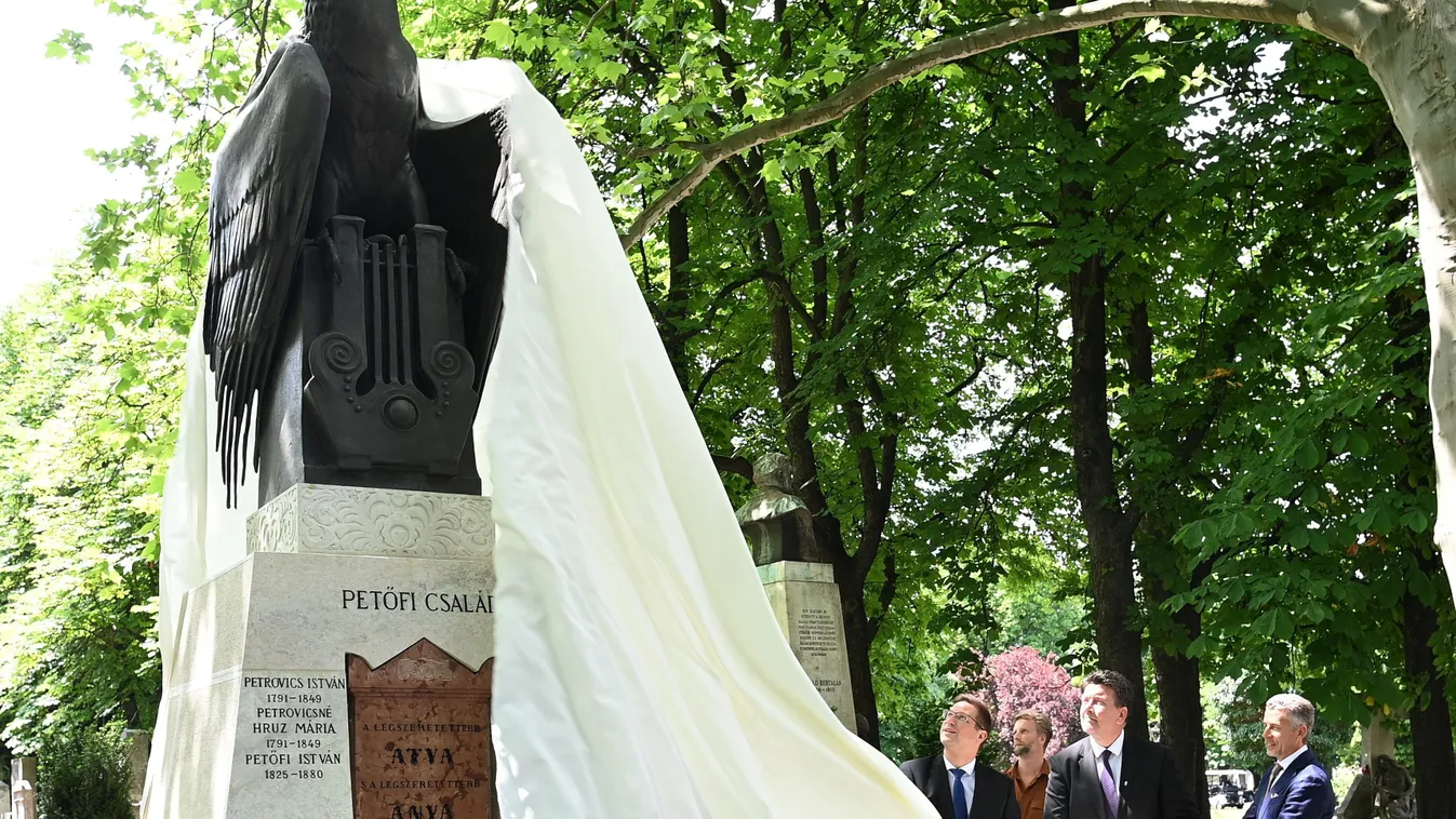 GULYÁS Gergely; MÓCZÁR Gábor; RÁKAY Philip