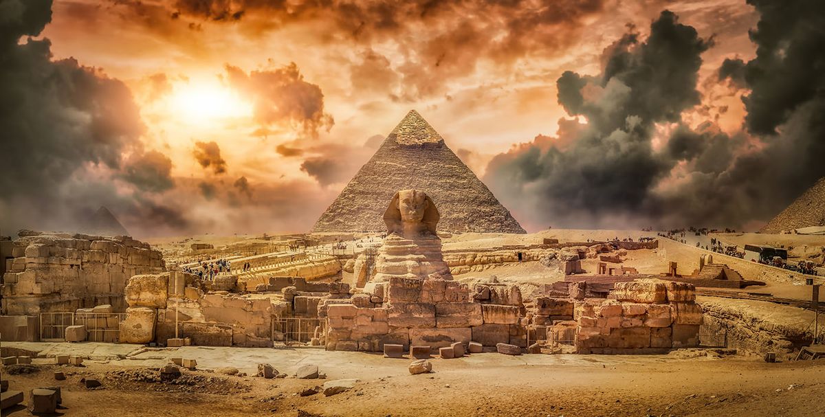 Great,Sphinx,And,Pyramid,And,Storm,Clouds