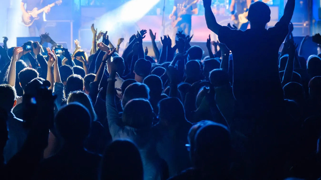 Migránsok molesztáltak nőket a Dunasziget fesztiválon