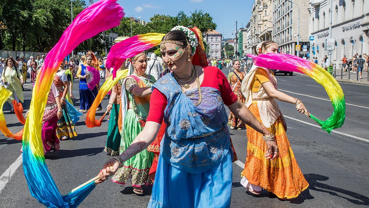 A békéért vonultak és örömünnepet tartanak a Városligetben - videó